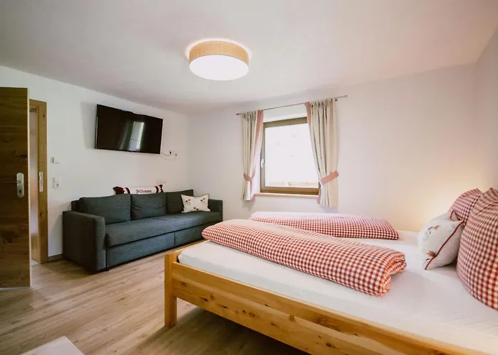 Nedererhof - Zimmer Enzian Mit Gemeinschaftskueche